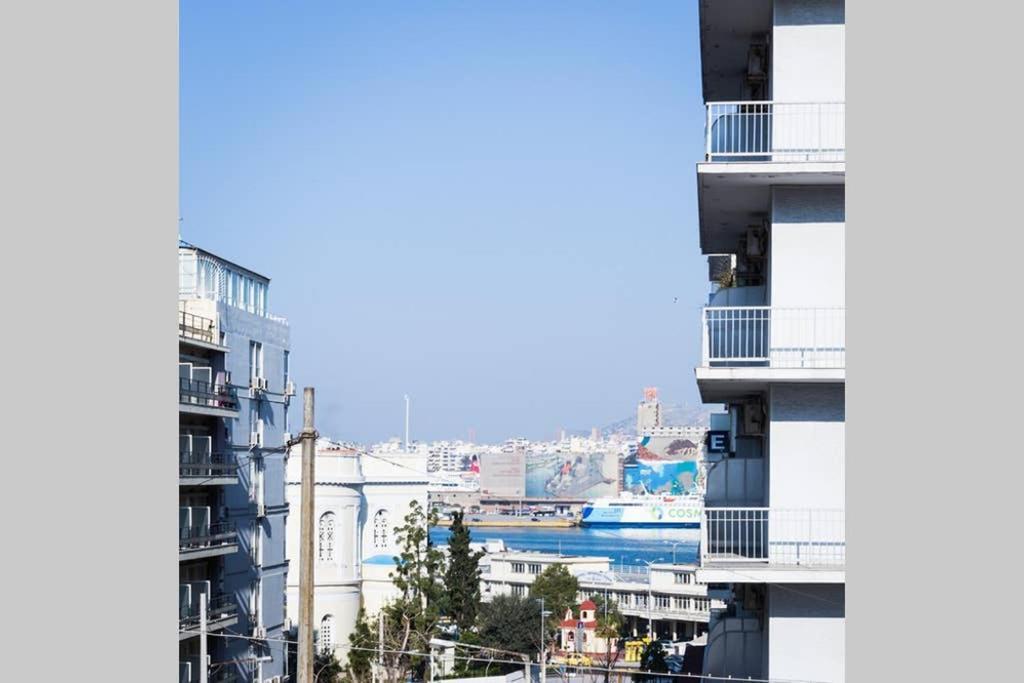 Neoclassical Apartment With 3 Bedrooms In Piraeus Bagian luar foto
