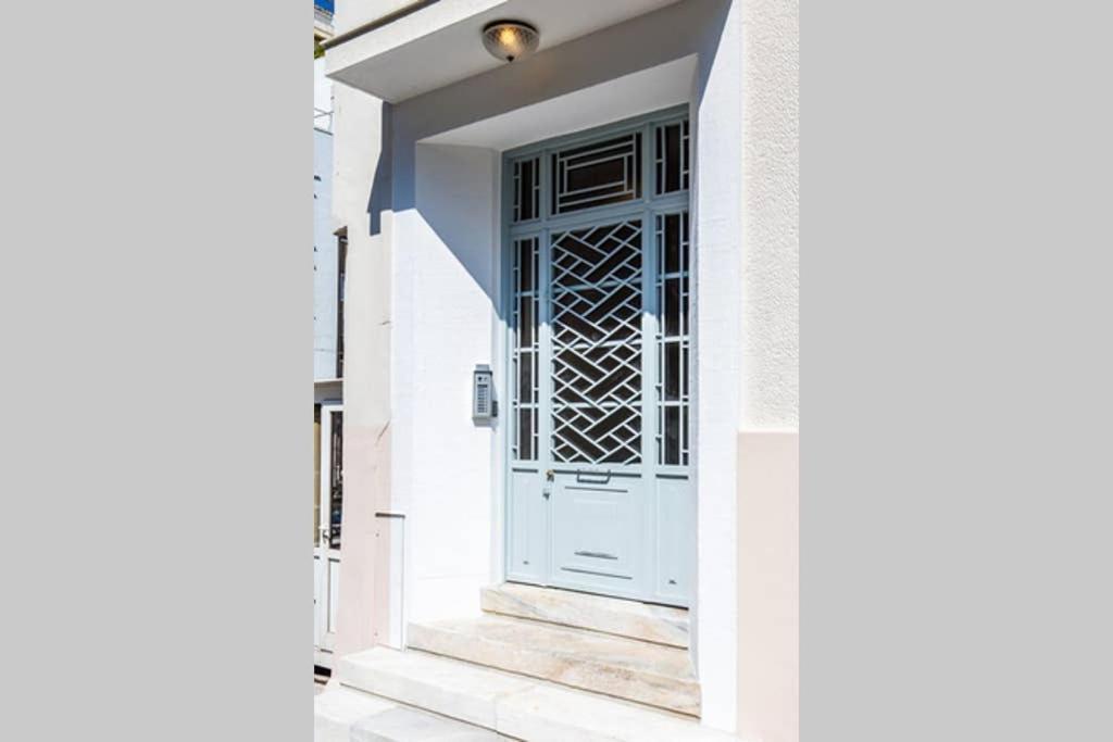 Neoclassical Apartment With 3 Bedrooms In Piraeus Bagian luar foto